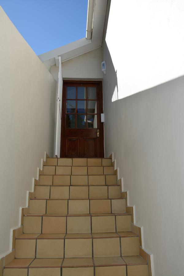 Oceanfront Penthouse Apartment Muizenberg Exterior photo